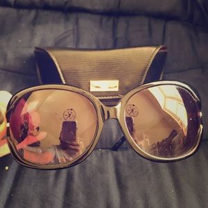 Oscar de la Renta Sunglasses